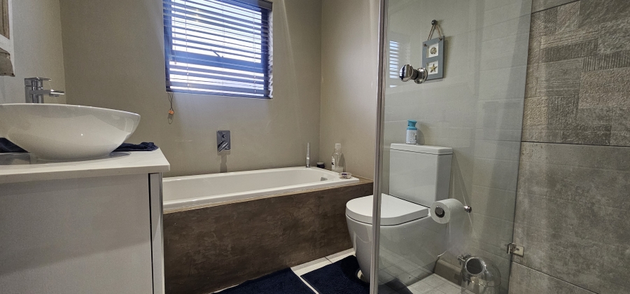 3 Bedroom Property for Sale in Hopefield Western Cape